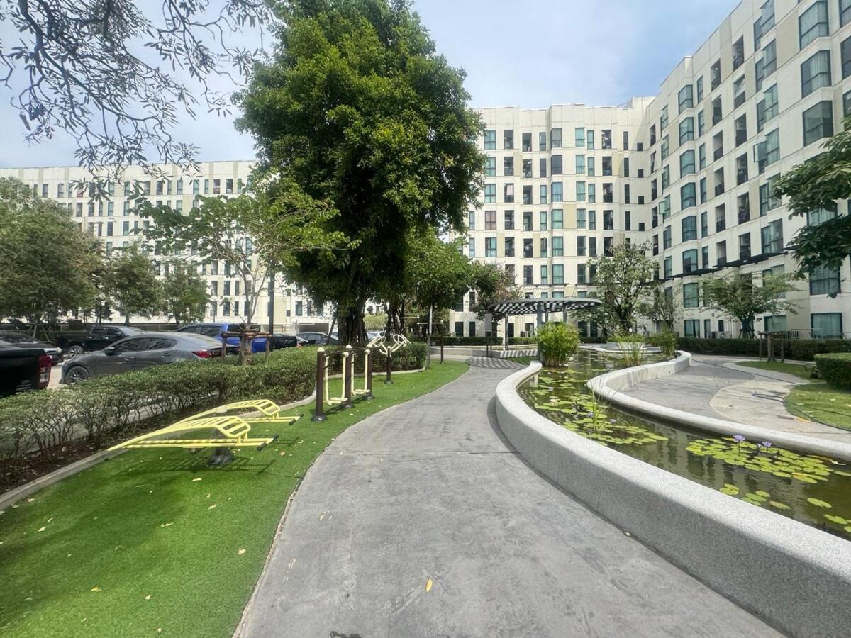 Unio Sukhumvit 72 Boutique Condo Ban Khlong Samrong Exteriör bild